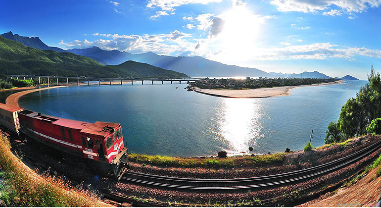 Unveiling Vietnam’s Central Heritage: A Train Journey from Hue to Da Nang Unveiling Vietnam’s Central Heritage: A Train Journey from Hue to Da Nang