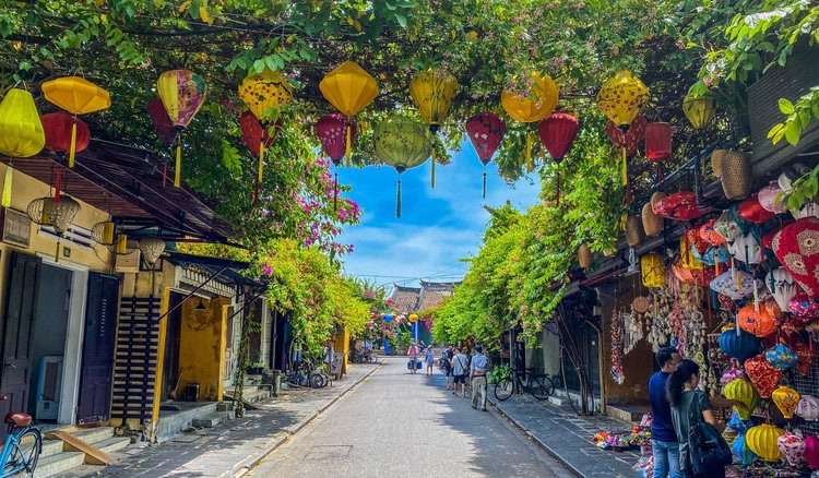 A Complete Guide to the Enchanting Hoi An Lantern Festival 2026 A Complete Guide to the Enchanting Hoi An Lantern Festival 2026